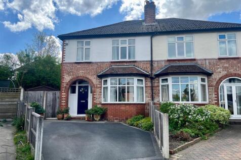 3 bedroom semi-detached house for sale