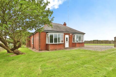 Holmpton Road, Hollym, Withernsea... 3 bed detached bungalow for sale