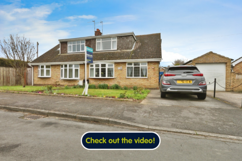 Green Marsh Road, Thorngumbald, Hull... 3 bed semi