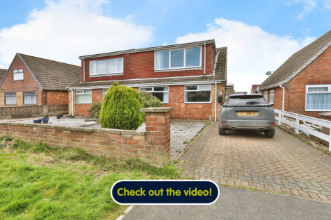 Eastfield Road, Keyingham, Hull, HU12... 3 bed semi