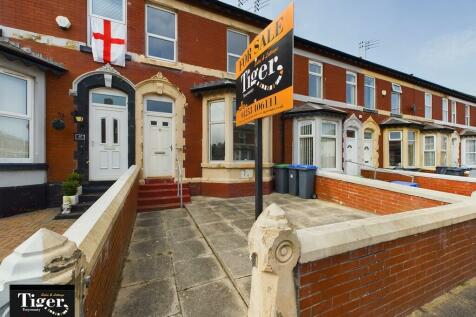 4 bedroom terraced house for sale