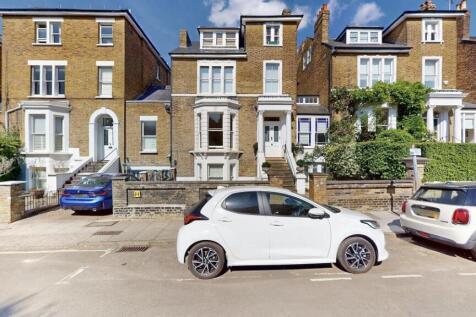 Montague Road, TW10 2 bed apartment for sale
