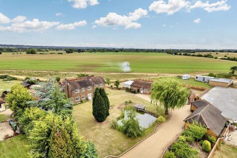 6 bedroom detached house for sale