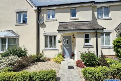 De Brionne Heights, Okehampton... 3 bed terraced house for sale