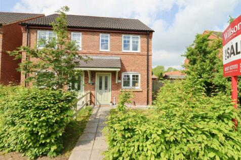 2 bedroom semi-detached house for sale