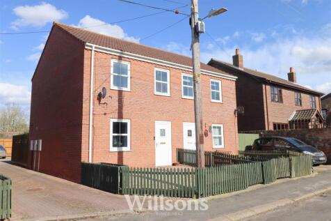 2 bedroom semi-detached house for sale