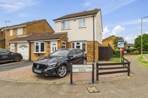 Benedictine Gate, Cheshunt 3 bed link detached house for sale