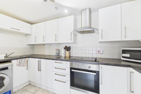 Hardingtone court, Waltham Cross 2 bed flat for sale