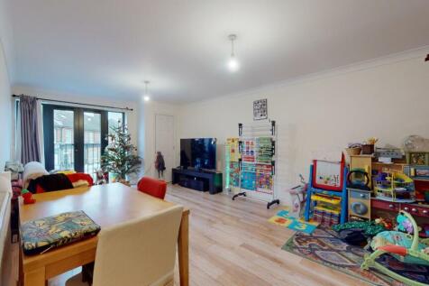 Spectrum House, London Road... 2 bed flat for sale