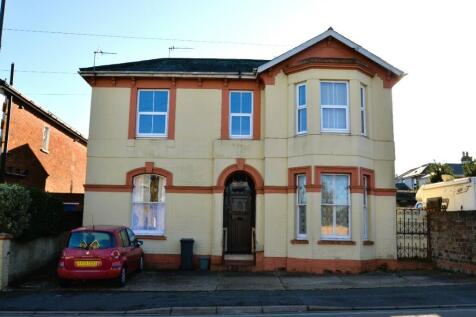 2 bedroom ground floor flat for sale