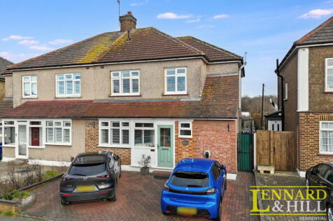4 bedroom semi-detached house for sale