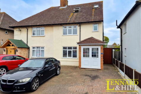5 bedroom semi-detached house for sale