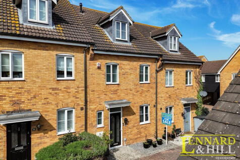 Randall Drive, Orsett RM16 4 bed terraced house for sale
