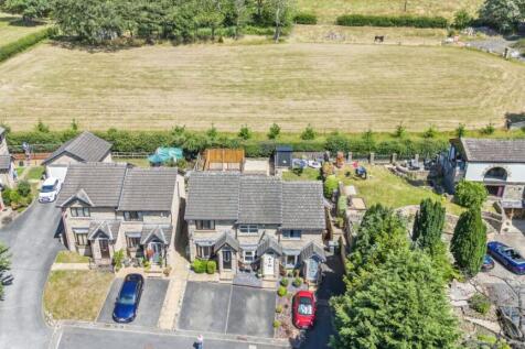 Green Bank, Cleckheaton, BD19 2 bed townhouse for sale