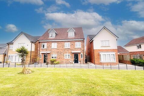 4 bedroom semi-detached house for sale
