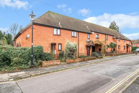 Amery Hill, Alton GU34 3 bed mews for sale