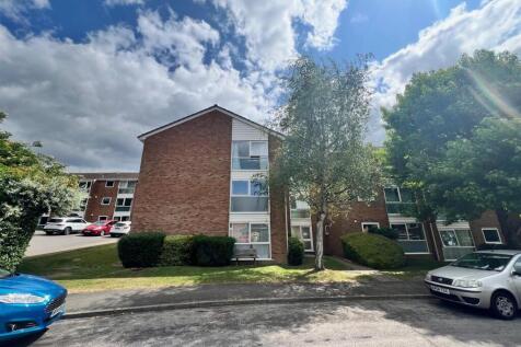 Hale Court, Farnham GU9 2 bed apartment for sale