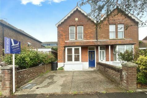 2 bedroom semi-detached house for sale