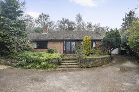 Carron Lane, Midhurst, GU29 3 bed detached bungalow for sale