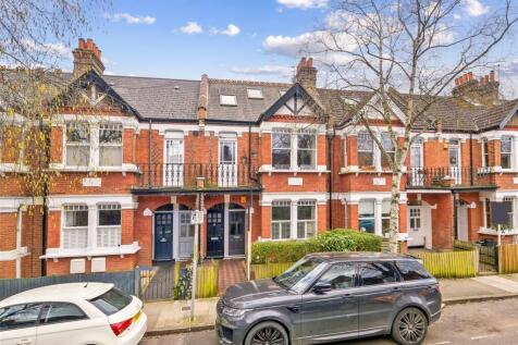 2 bedroom maisonette for sale