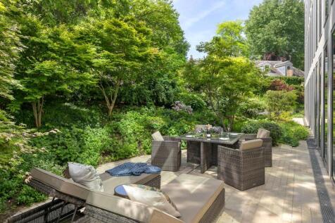 Hollandgreen Place, Kensington... 3 bed apartment for sale