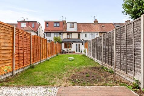 River Avenue, Hoddesdon EN11 3 bed terraced house for sale