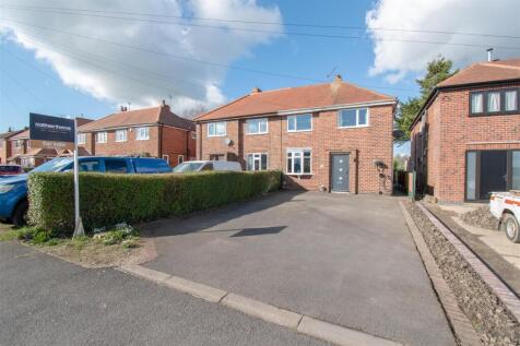 4 bedroom semi-detached house for sale