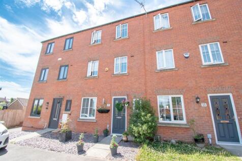 4 bedroom terraced house for sale