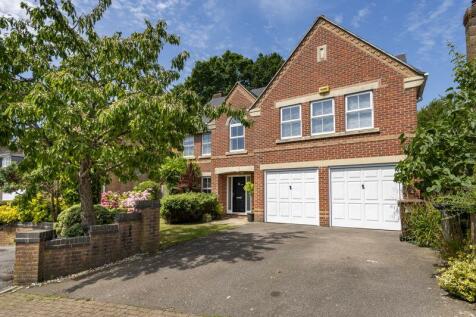 5 bedroom detached house for sale