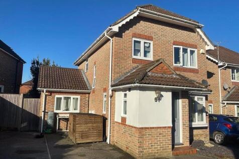 The Nightingales, Uckfield 3 bed link detached house for sale