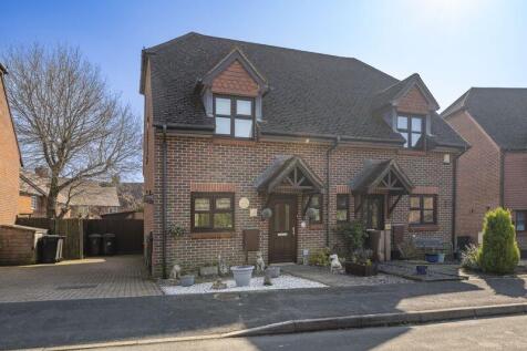 2 bedroom semi-detached house for sale