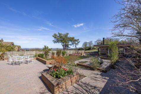 4 bedroom chalet for sale