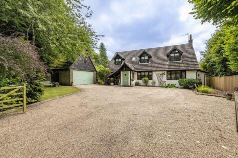 London Road, Uckfield 4 bed detached house for sale