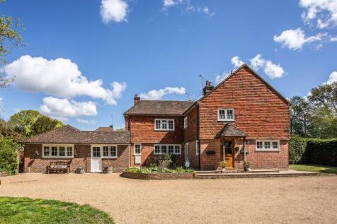 4 bedroom end of terrace house for sale