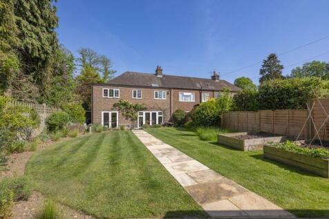 5 bedroom end of terrace house for sale