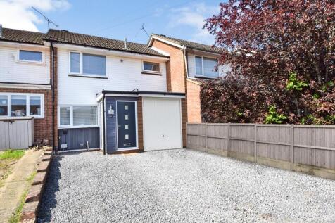 Cullen Close, Yateley GU46 3 bed terraced house for sale