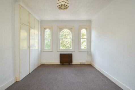 Studio flat for sale