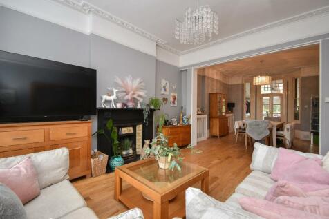 6 bedroom detached house for sale