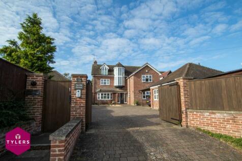 5 bedroom detached house for sale