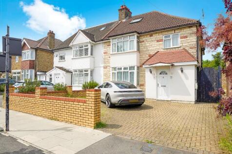 5 bedroom semi-detached house for sale