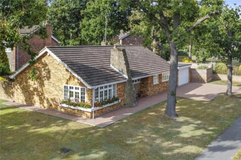 The Glade, Colchester, Essex, CO4 4 bed bungalow for sale