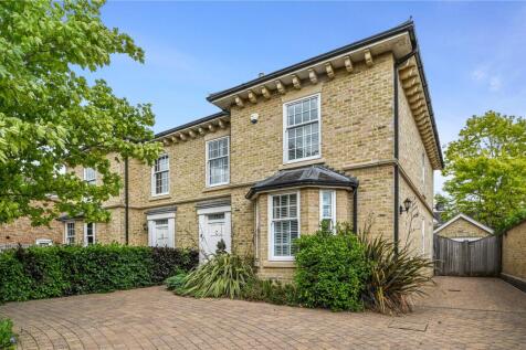 4 bedroom semi-detached house for sale
