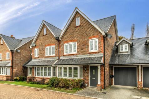 4 bedroom semi-detached house for sale