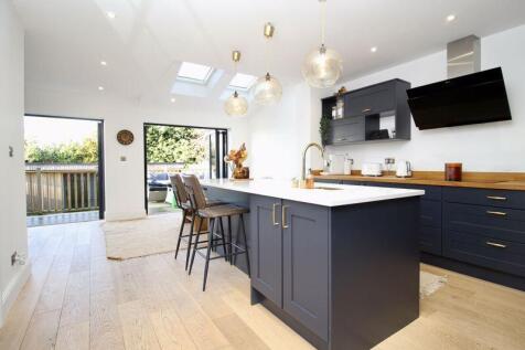 Norwich Road, Southampton SO18 3 bed detached house for sale