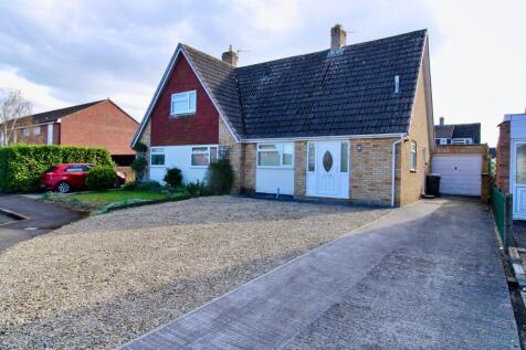 Semi-detached house for sale