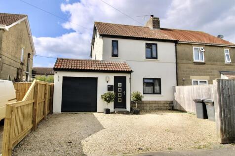 3 bedroom semi-detached house for sale