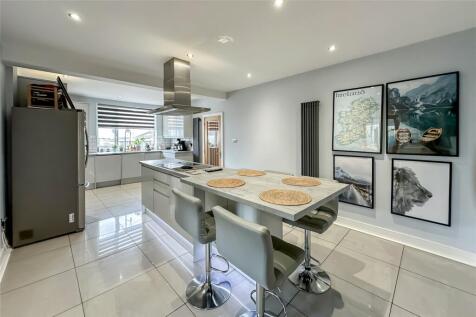 Hatfield Road, St Albans... 3 bed detached house for sale