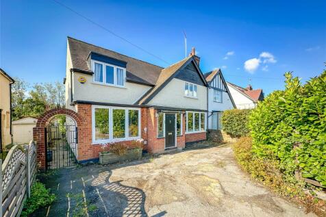 4 bedroom semi-detached house for sale