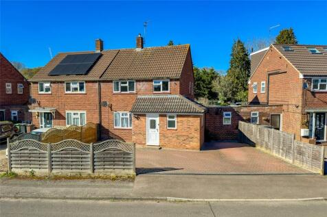 Birchwood Way, Park Street, St.... 3 bed semi
