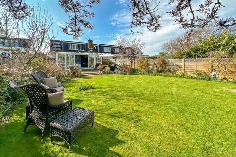 North Close, St. Albans... 2 bed bungalow for sale